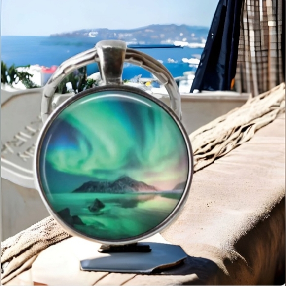 Island Keychain - Picture 2 of 8